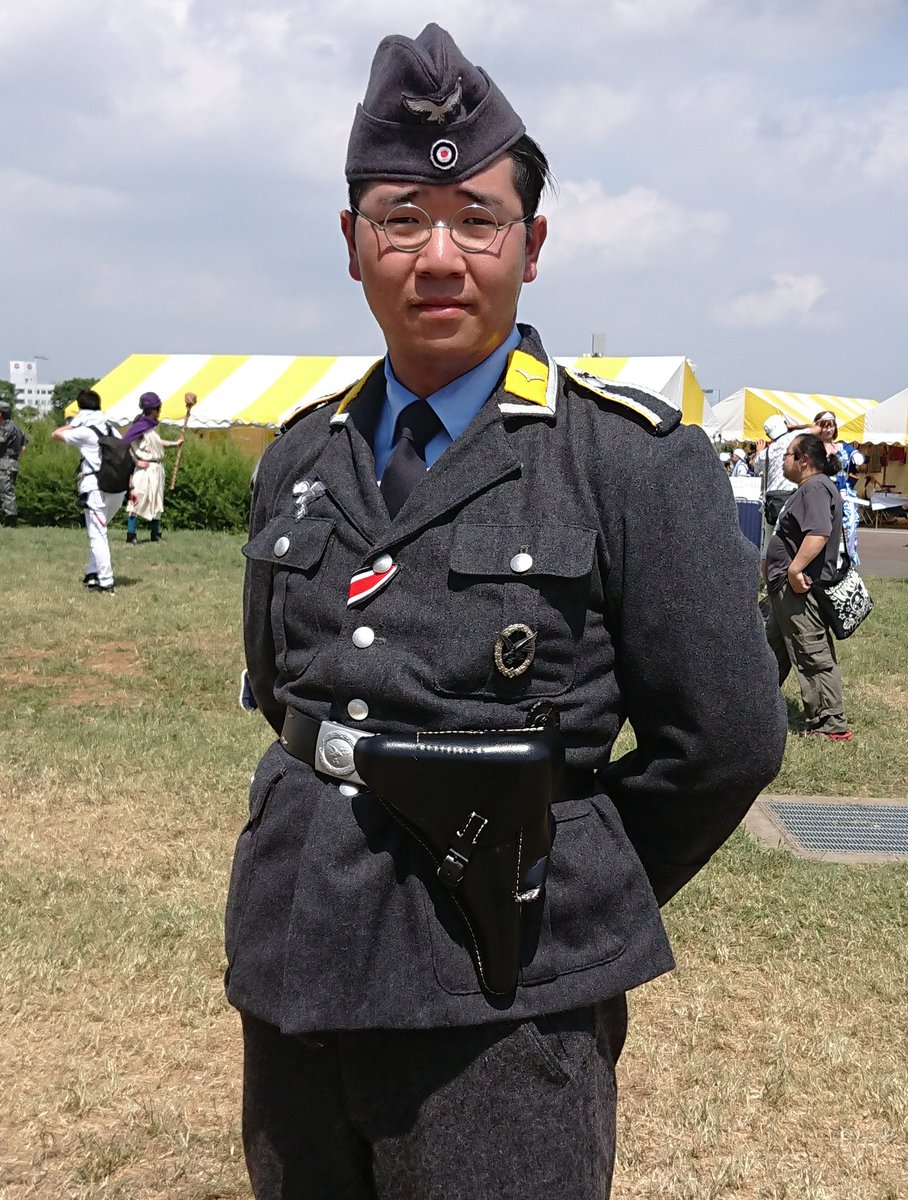 1日目、日本海軍通常礼装 2日目、日本海軍水兵二種 3日目、ドイツ