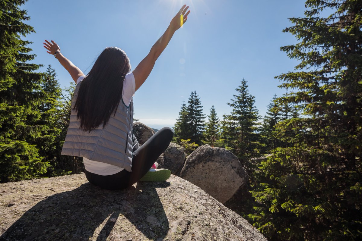 mkresort's tweet photo. Planina ti daje osveženje, energiju i osećaj zbog kojeg zauvek zavoliš #LetoNaKopu! ☀⛰🌲 
Potraži svoj idealan paket već danas 👉 https://t.co/9bGT0zp6pb https://t.co/LtjaYI8PKl