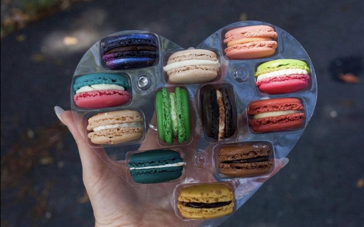 Anyone can be an artist when macaroons are the palette. #NotYourAveragePrettyPatty #SoFloFoods #Colorful #TinyBites