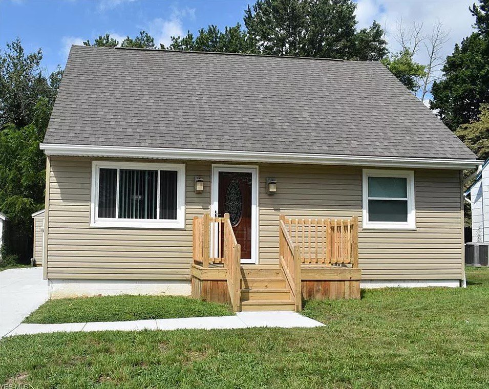 TRY_akron's tweet photo. Want to live in a house rehabbed by TRY? Now is your chance, 598 Stetler Ave is on the market! Check out the blog post for photos and its listing 🏡
.
.
#TRYworks #rehabilitate #HeyAkron https://t.co/ZSaIpWgmgN