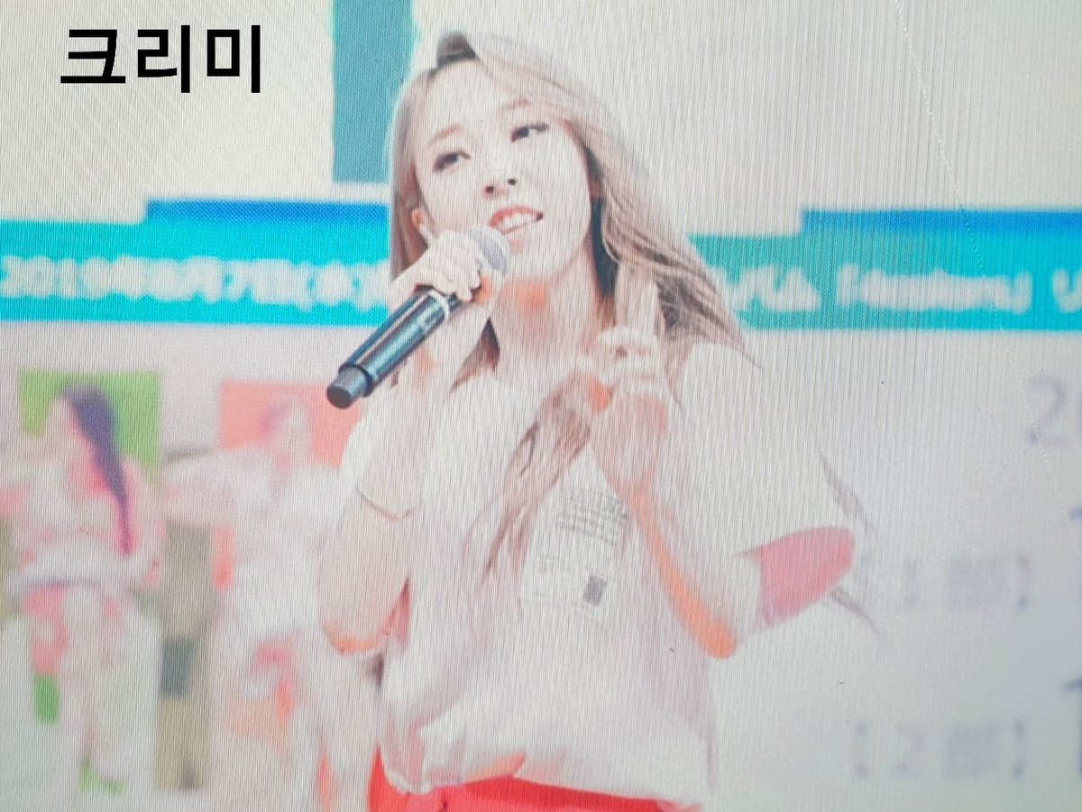 190812 고베 릴리즈 프리뷰

더운데 너무 고생했어~😂
여름엔 에어컨 빵빵한데서만 
무대 할수있길~~🙏🙏

#MOONBYUL #문별 #MAMAMOO #마마무