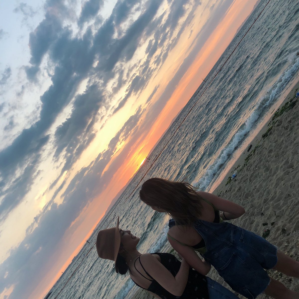 Hi_Haluka's tweet photo. Ohtsu g BBQ 夏 🌊🌴🌞🌺

安定におもろすぎる変人ばっかり

次なにするーー！！ https://t.co/2yqsN7W0xv