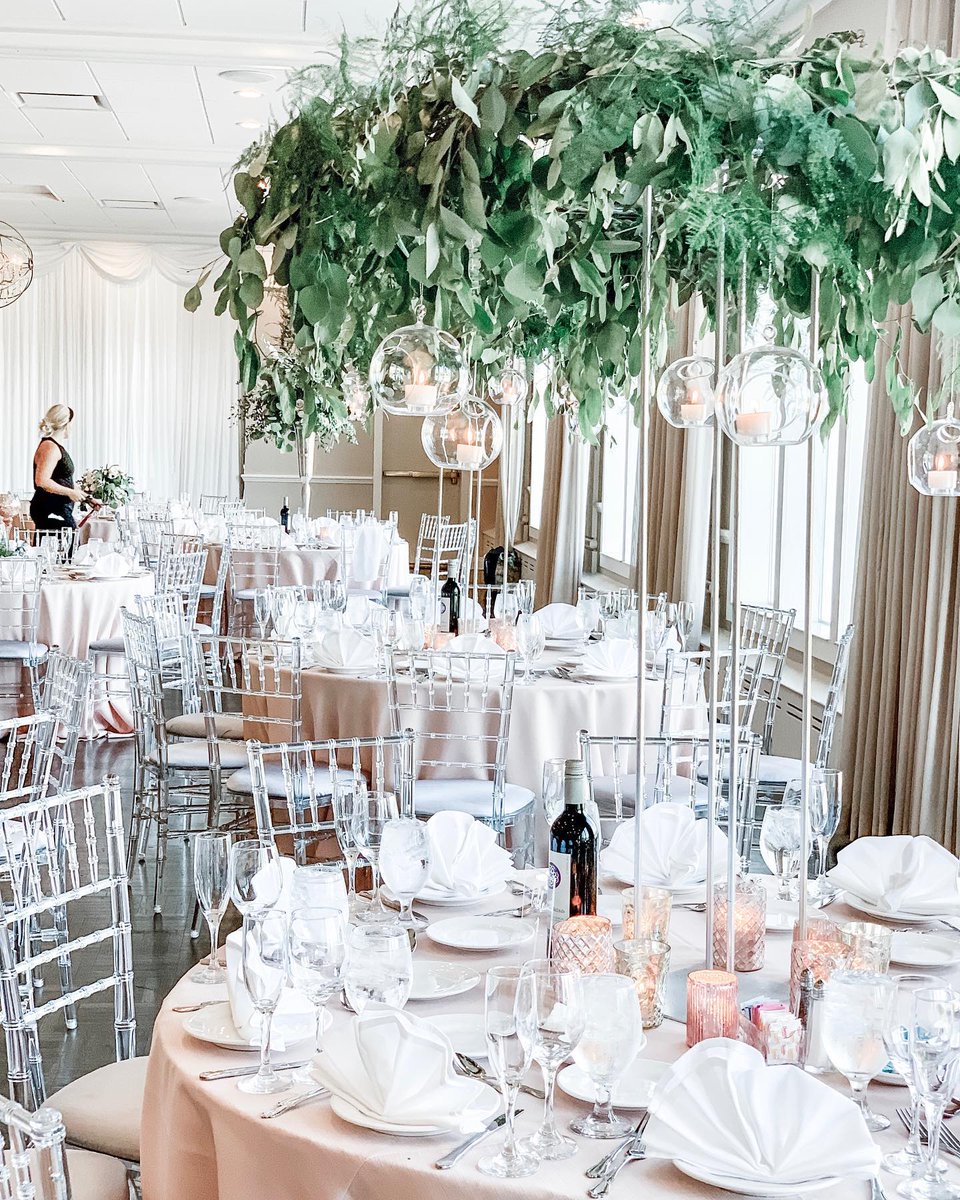 ItascaCClub's tweet photo. Avant Gardenia from St Charles, IL has left us and our bride and groom speechless! They absolutely transformed the space into a true fairy tale landscape. https://t.co/oGAmYeHfnd