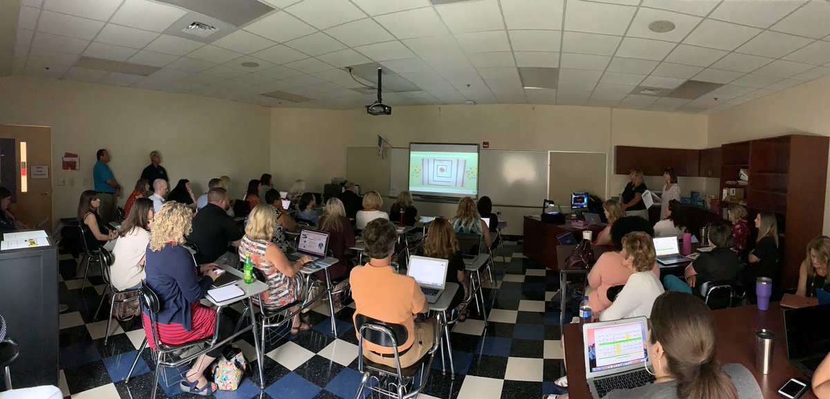 CVCCdfonseca's tweet photo. Happening now:    The 2019 Burke County Public Schools- Digital Teaching and Learning Conference.   #ignitelearningbcps  @mhoneycutt_bcps @castellawtl @ewolfhope @ddale_dale @DonnaWells50 https://t.co/JD7l81b9R7