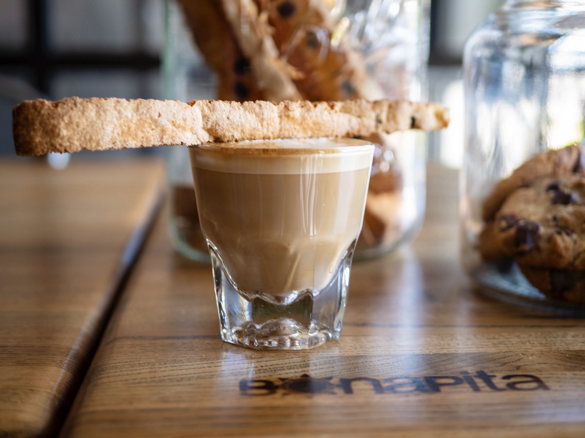 Comment the coffee '☕️' emoji if you want to start your week with a Cortado and Biscotti from BONAPITA!