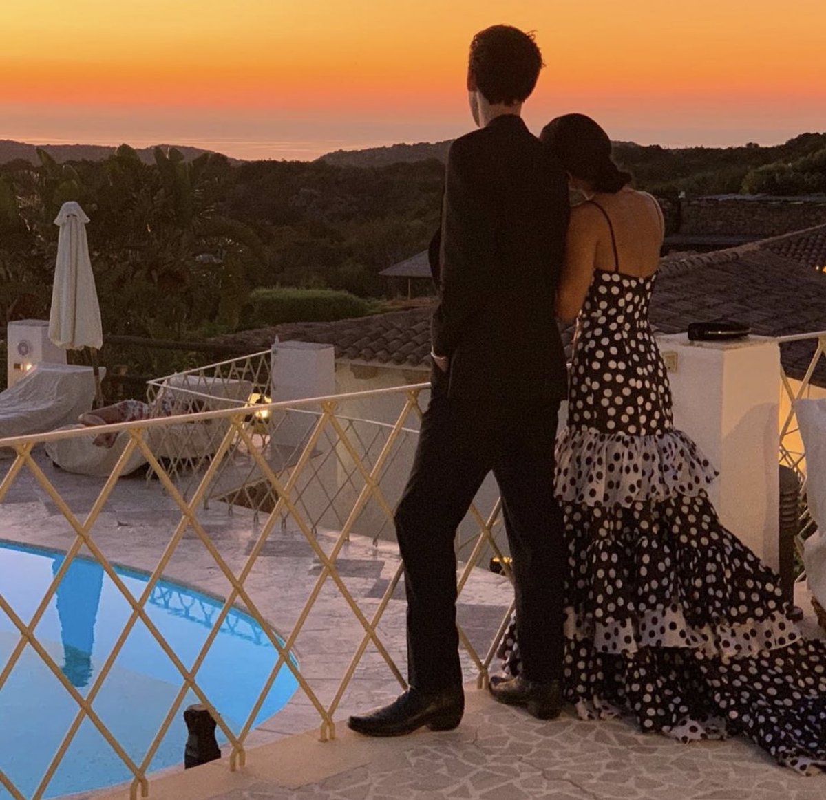 anyone saying that love is dead because miley cyrus and liam hemsworth broke up, may i present to you austin butler and vanessa hudgens