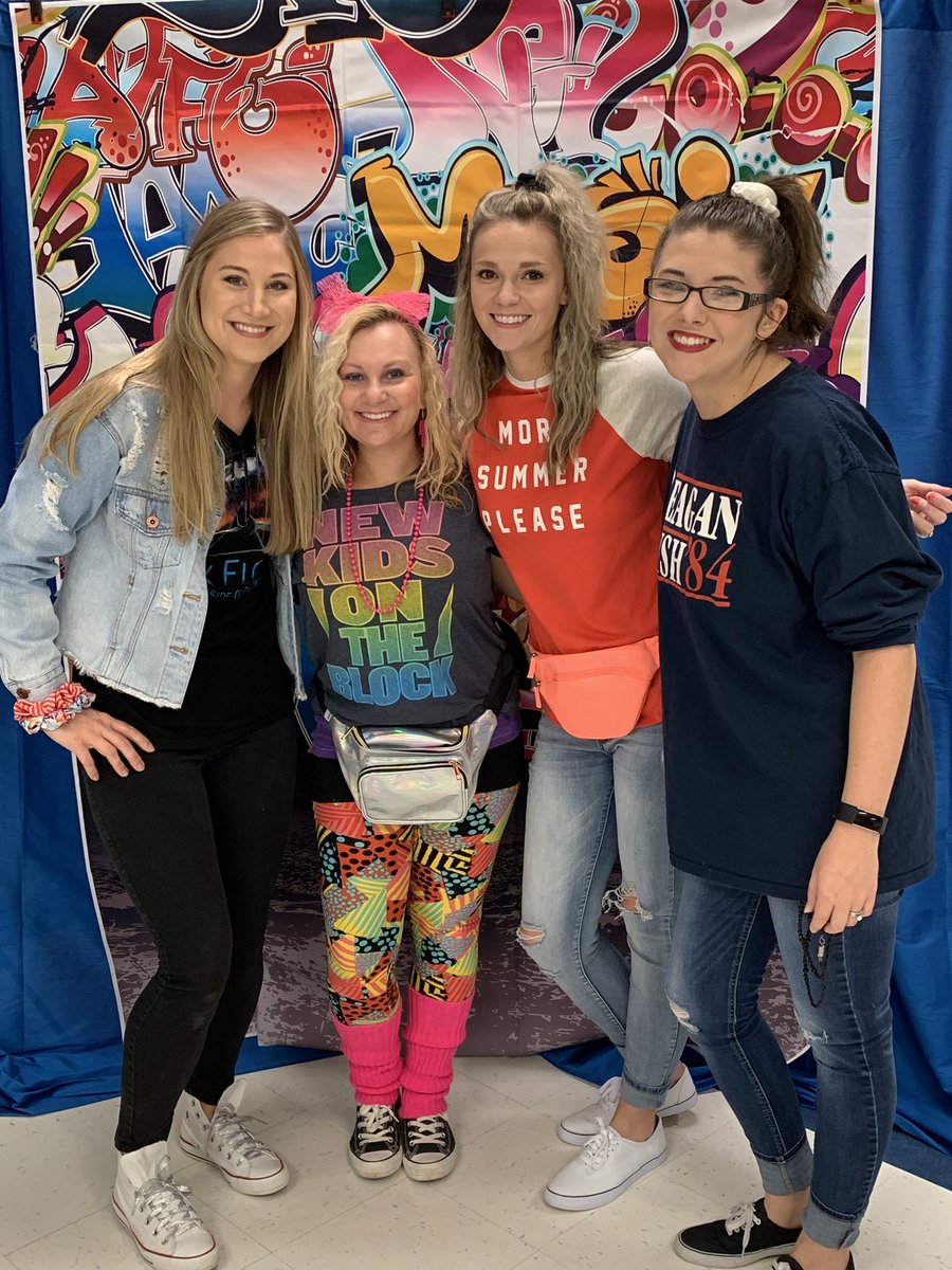 angel4kr's tweet image. 80’s Day 📼 #csisd #ourwhy #convocation19