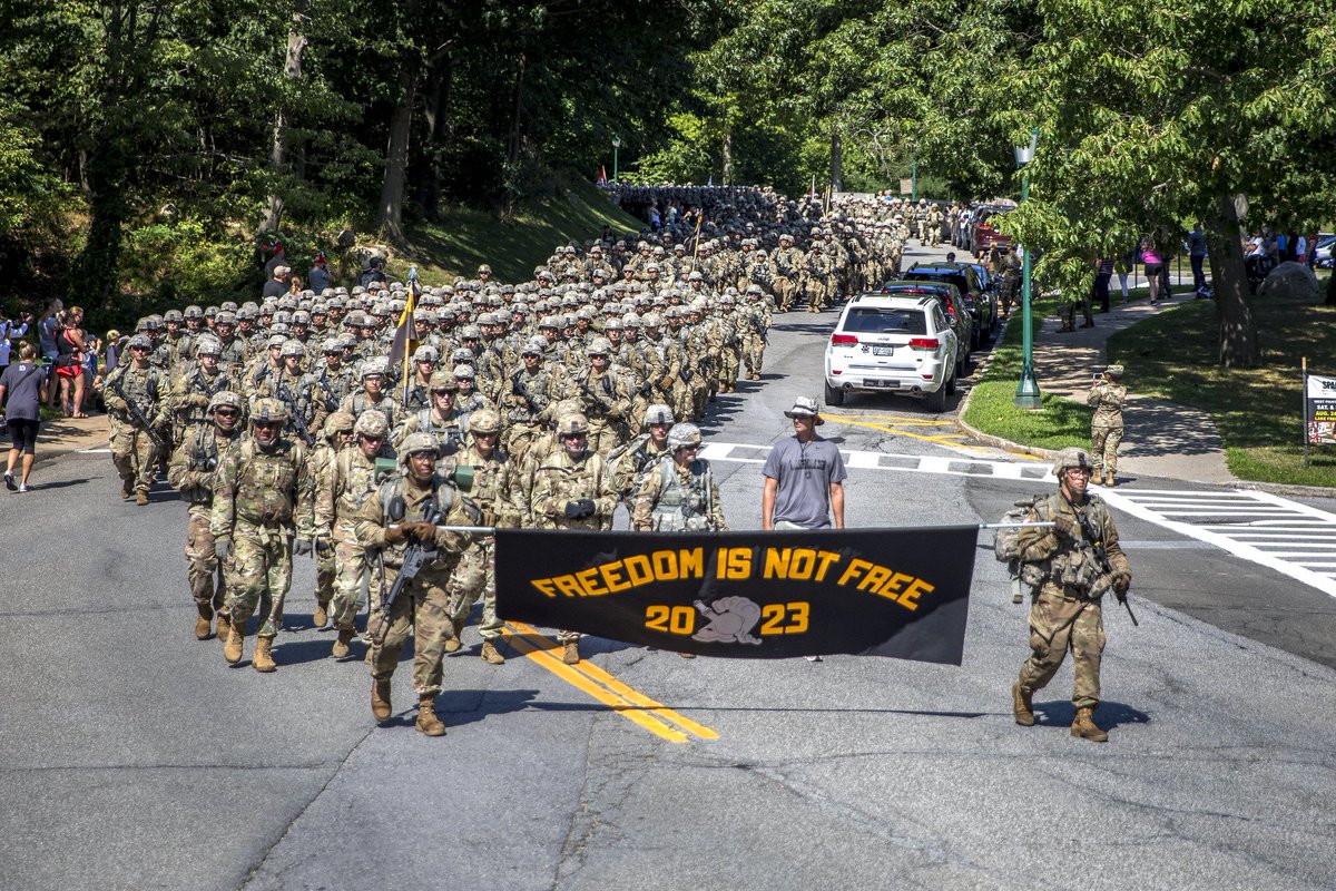 WestPoint_USMA's tweet image. "Nice to know I've made it over the hill and now I can officially start my journey to become an officer in the United States #Army and fulfill my duty to serve." 

- New Cadet Cody Stephens, #USMA2023, I Co.
#MarchBack