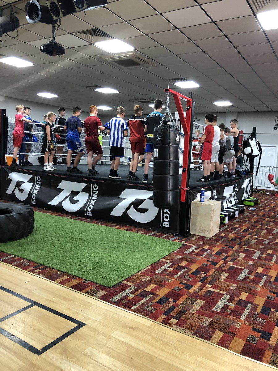 Tommy1gilbert's tweet image. What a fantastic sight, young people all wanting to achieve their dreams in the the boxing ring. We are creating the opportunities! @SO_Boxing  @MyDoncaster @MayorRos @twboxing1 @LeeGlover183 #boxing #realtalk