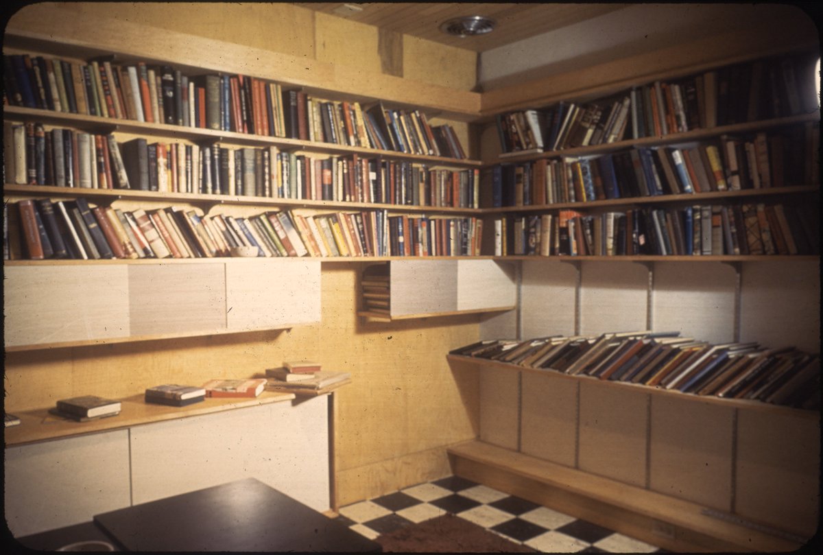 AModernLife's tweet image. John Entenza's study, #Entenza House/ #CaseStudyHouse #9, Santa Monica ( #Eames and #Saarinen, 1949)