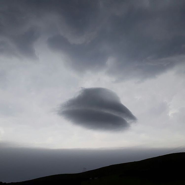 PicWorldO's tweet photo. #A
#AM
#AMA
#AMAZ
#AMAZI
#AMAZING
#Coludy. #UFO https://t.co/Qvy9xrfGRR