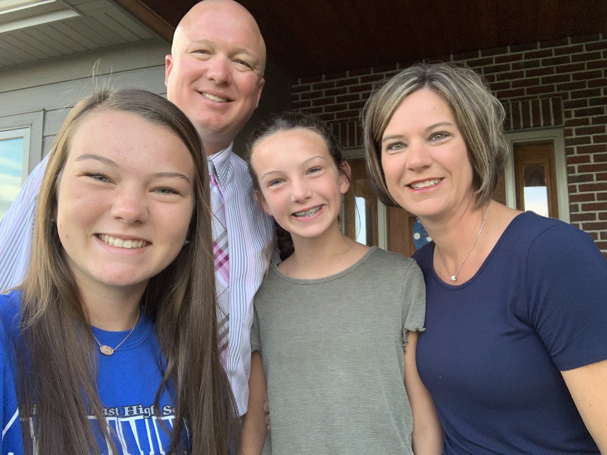 jeffarust's tweet photo. What a great 1st day! #firstdayLPS @LPSorg https://t.co/hlthEZOHie
