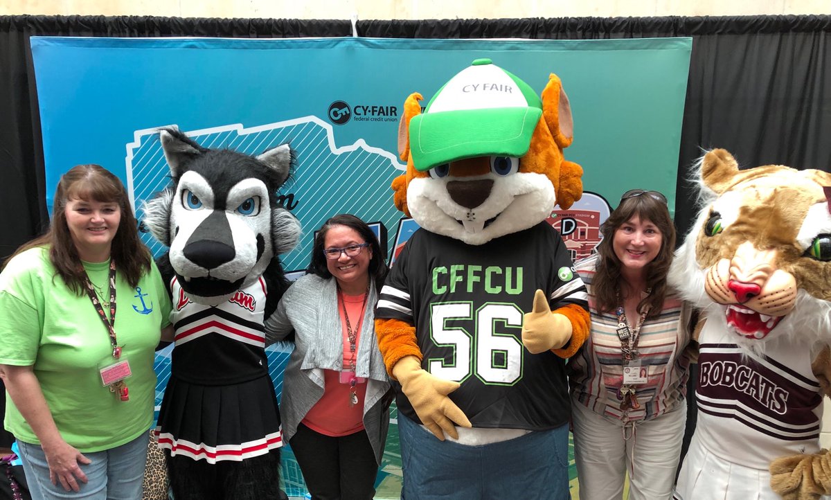 Great first day back to school👍❤️
⁦<a href="/CyFairFCU/">Cy-Fair FCU</a>⁩ 
#cyfairfcu
#cfisdspirit 
⁦<a href="/CFISDELs/">CFISD EBs</a>⁩ 
⁦<a href="/Ayersmaureen/">Maureen Ayers</a>⁩ 
⁦<a href="/CFISDLieder/">Lieder Elementary</a>⁩