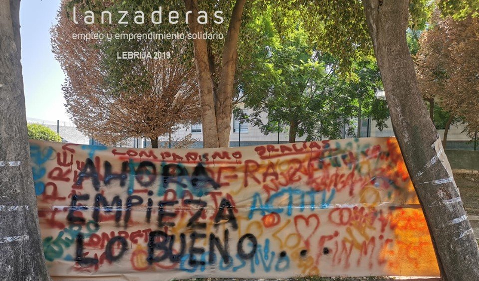 Hoy en <a href="/lanzalebrija19/">Lanzadera Lebrija</a> os dejamos el enlace de unos tips, que sin duda, serán de gran ayuda a las nuevas generaciones, del Programa Lanzaderas. 
facebook.com/LanzaderaLebri…
Gracias <a href="/fundacionTef/">Fundación Telefónica</a> <a href="/FundacionSMLRPH/">Fundación Santa María la Real</a> y @Lanzaderas_EES por hacerlo posible.
