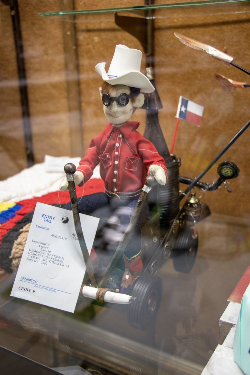 StateFairOfTX's tweet photo. What an exciting weekend we had welcoming well over 8,200 Arts & Crafts entries for Creative Arts contests. 2019 is going to be a year full of some of Texas’ BEST creativity! Here are just a FEW of the items brought in..#CreativeTexans #CelebratingTexasCreativity #TexasCreativity https://t.co/pvTUVkW8lb