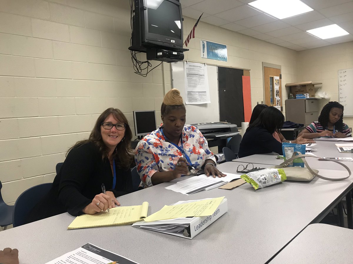 WilliamsJonella's tweet photo. 6 days in and the leadership team is hard at work here at DeRenne Middle School! @1009Dolphins #1009dolphins 🐬🐬🐬 https://t.co/4Zf1eN9eHz