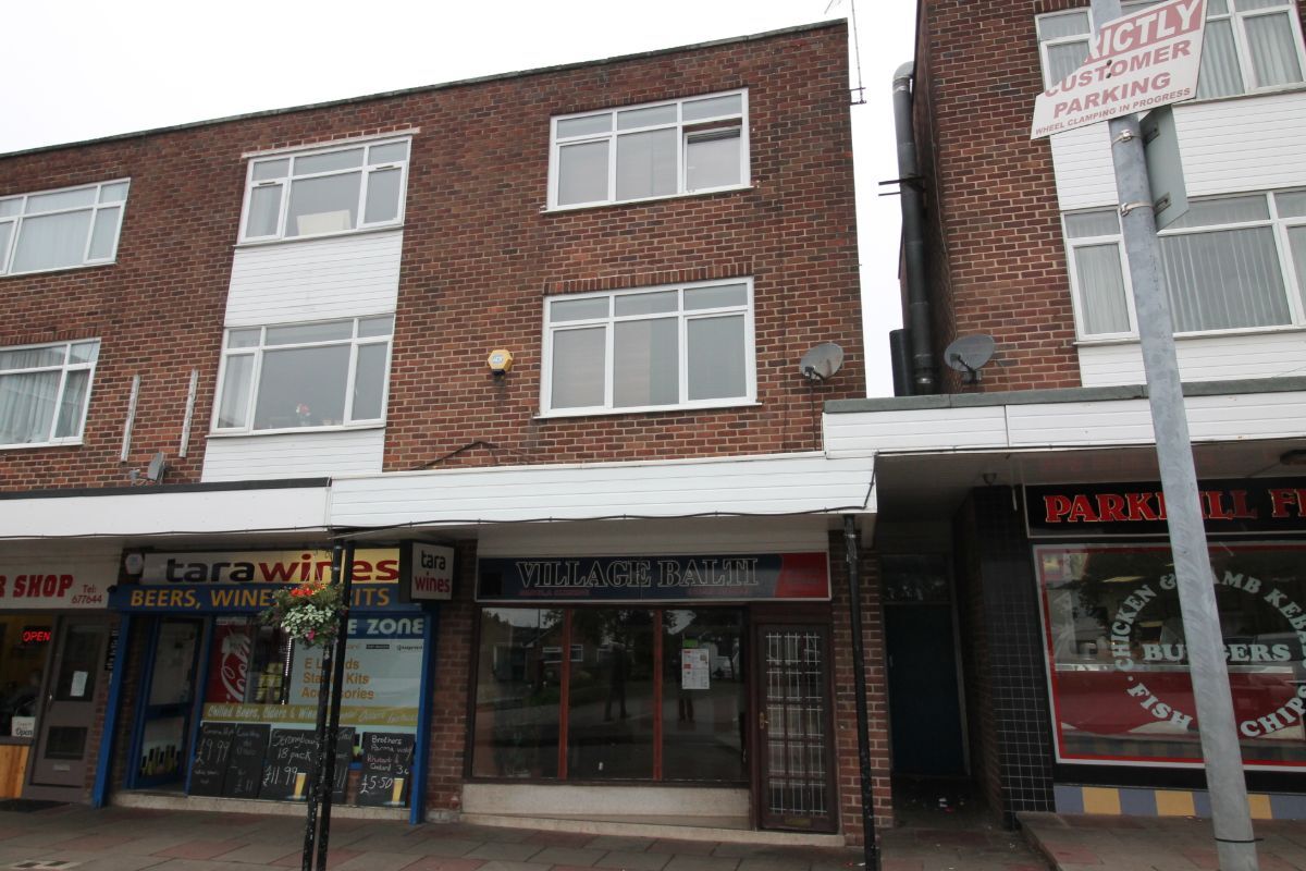 TACAuctionsWM's tweet photo. GOING TO AUCTION  🔑

This 2 bedroom maisonette with a settled tenant paying £475 p.c.m on Parkhill Road, #Staffordshire will be on auction this month🏡 Situated within a residential neighbourhood, it is an excellent investment! See all images here: https://t.co/8bg7DhEbUh https://t.co/wkm8AmYMGX
