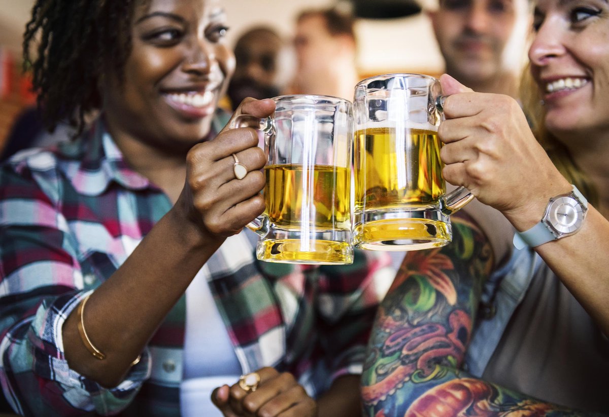BeffasStl's tweet photo. Are you a football, hockey, or baseball fan? #Beffas is THE place to watch the game with your buddies and a #beer! 🍻 #SportsBar https://t.co/dMV9F9tvKJ