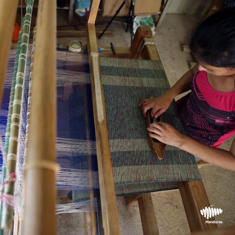 marcaHONDURAS's tweet photo. Los telares Lencas son un arte que nos identifica como un país lleno de riqueza cultural ¡destaquemos lo mejor de Honduras! https://t.co/ULXNiQtNbW