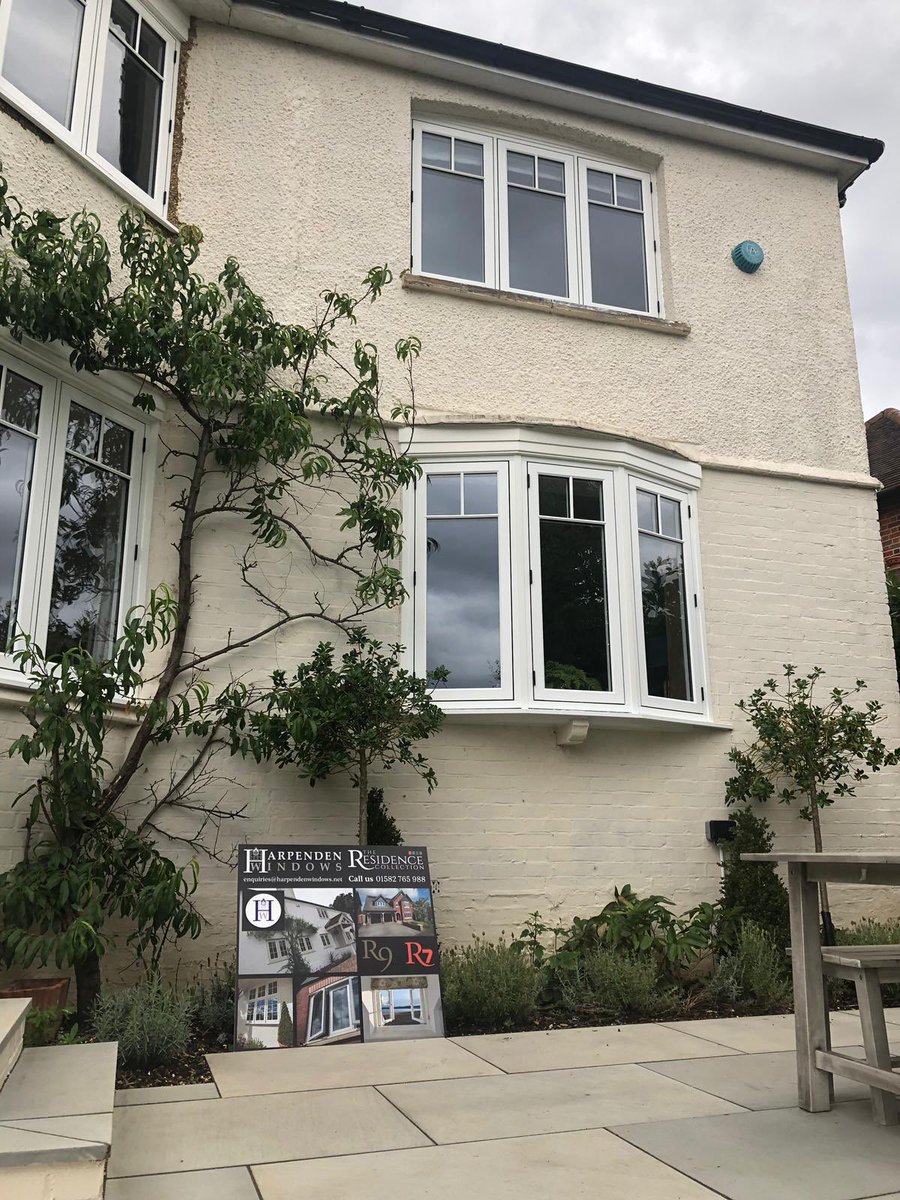 Just fabulous 😍 This customer wanted a window and door system that fully replicated timber but without the maintenance 🎨 Our R9 timber alternative window and door system is the only system to fully achieve this! Reason being is that we can use all the ancillaries of timber!