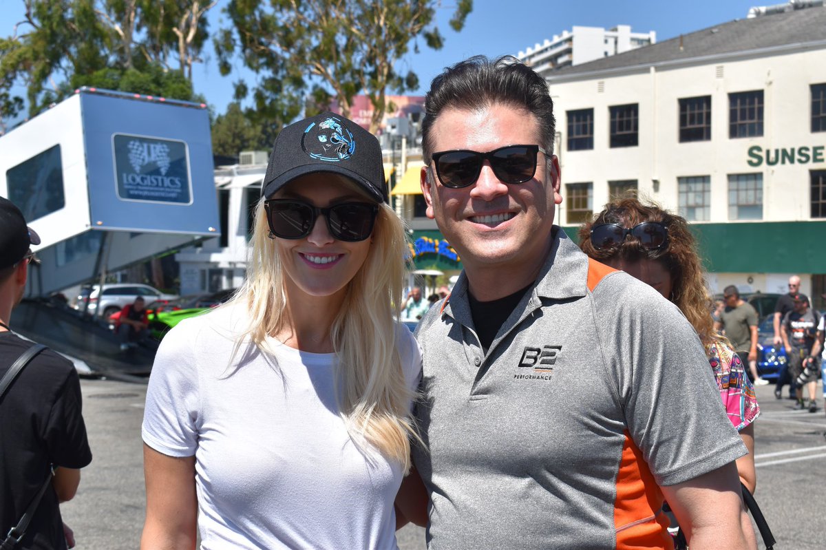 It was a pleasure meeting @supercarblondie at @sunsetgranturismo. From one car lover to another. See you @pebblebeachconcours #supercarblondie #sunsetgt #bblifestyle #b2performance #skincare #carshow #cars