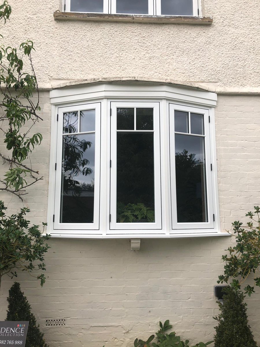 Just fabulous 😍 This customer wanted a window and door system that fully replicated timber but without the maintenance 🎨 Our R9 timber alternative window and door system is the only system to fully achieve this! Reason being is that we can use all the ancillaries of timber!