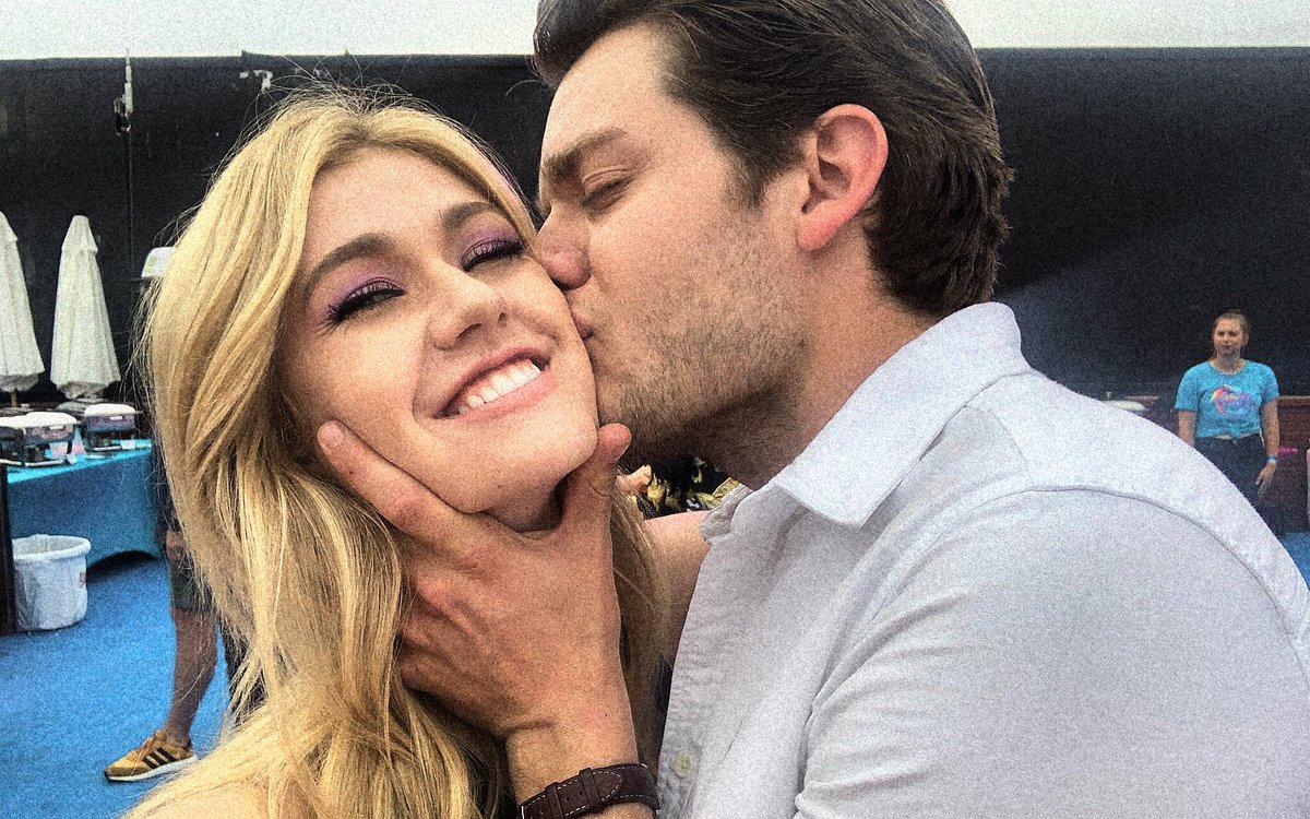 jaceshunt's tweet photo. I think the reason why we get sm more katnic content than all those years before is bc the show ended - they don’t play love interests anymore &amp; now they can finally show their affection for each other without giving a shit what shtv stans think. Sad that they had to wait 5 yrs https://t.co/YZL0ff4y94