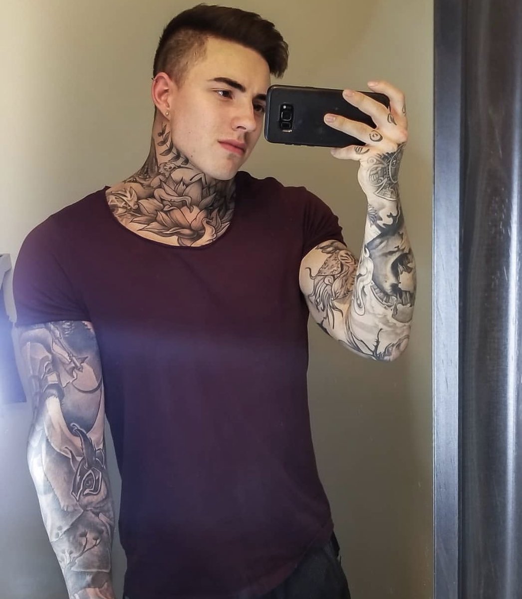 jakipz's tweet photo. Some of you wanted to see me in clothes ☺️
Retweet if you still think im handsome with clothes on ! 
Wanna see me naked 🔞? Visit ⬇️

https://t.co/aIrzpzbjge
https://t.co/WQmjRY7Lyp
https://t.co/2NoNPwPShD https://t.co/DbHIwLgpxO