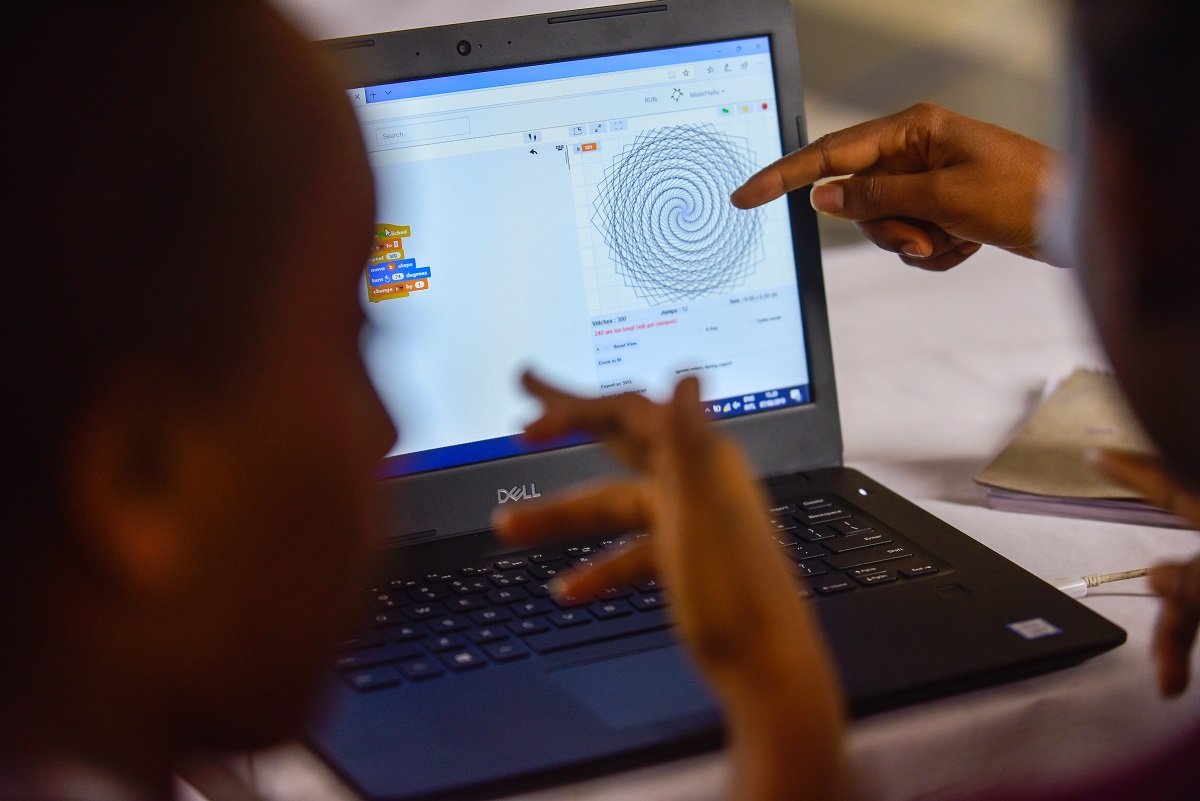 ITU's tweet image. #AfricanGirlsCanCode their way to a bright and promising future news.itu.int/empowering-gir… 
#TransformingEducation with #DigitalSkills on #YouthDay
