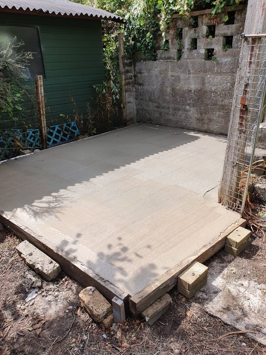 Felicitie_Walls's tweet photo. Dance floor installed! They told me it's a #shedbase... but realised it has so much more potential! #HappyMonday https://t.co/Wak9Nq80GH