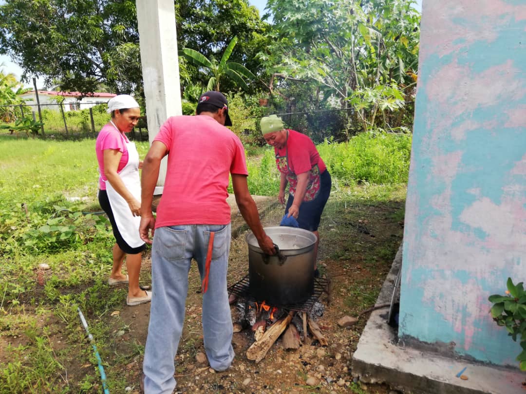 NotiEducate's tweet photo. #12Ago | #EBAliPrimera en el Municipio #Guanarito sigue #AgostoEscuelasAbiertas, con actividad cultural y recreacional, charlas del CPNNA, CMDNNA, bailoterapia  y sancocho para los niños y niñas de #PortuguesaPotencia
 @MPPEDUCACION @psuvaristobulo @rafaelcalles @JorgePerezVZLA https://t.co/SHvU0dPhBM