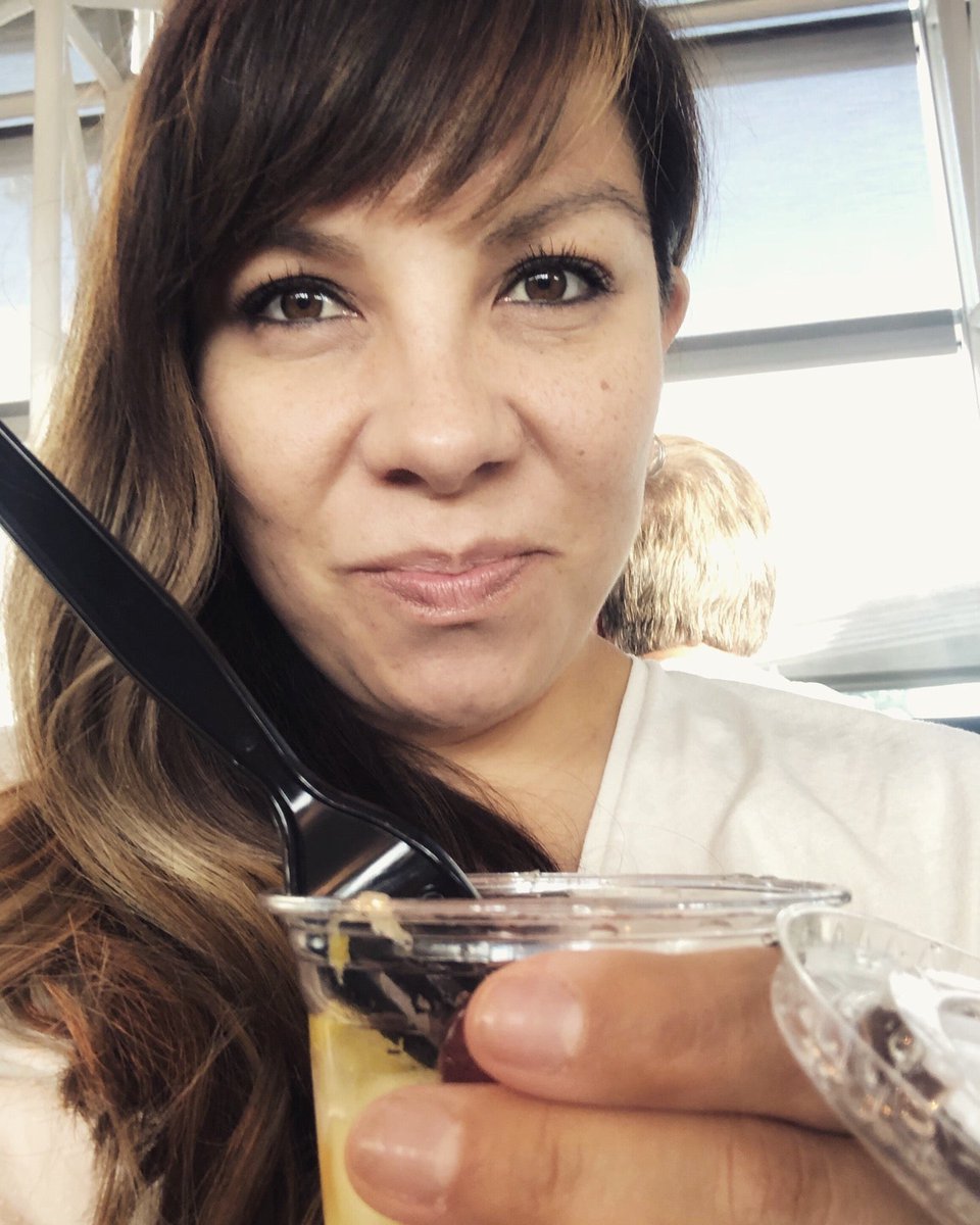 raquel__karina's tweet photo. This is my token airport ๐คณ but with a mouth full of fruit. Think Iโm getting the hang of a long travel/work day. #phxbound (@ Montrรฉal-Pierre Elliott Trudeau International Airport - @aeroportsmtl in Dorval, QC) https://t.co/dYEPxyHDE8 https://t.co/HVKTCFzuhZ