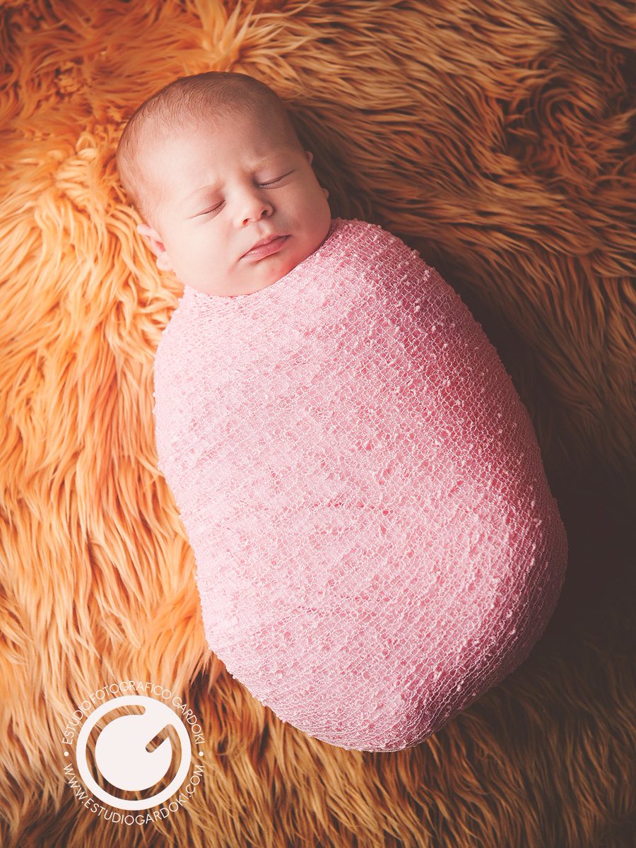 EstudioGardoki's tweet photo. ¡Hola! ¿Como va Agosto? Nosotros ya hemos vuelto de unas mini vacaciones y ya hemos retomado las sesiones de maternidad y bebes en nuestro estudio.
Sesiones newborn-recién nacido durante los primeros 15 días del bebe: contacto@estudiogardoki.com
#fotógrafosbilbao #sesionesnewborn https://t.co/gkTDADsKvG