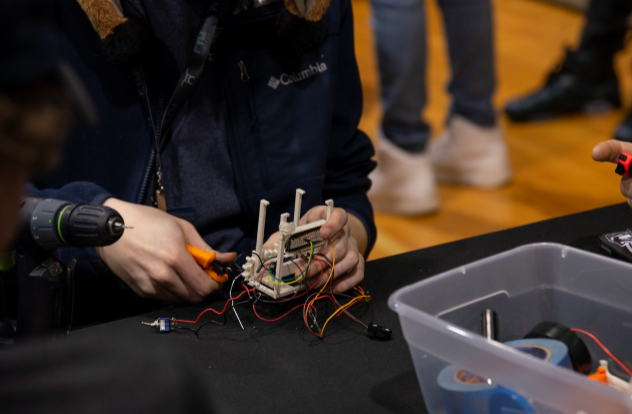 FTWRobotics's tweet photo. Our drone programs offer the opportunity to get HANDS ON experience, which is one of the best ways to learn.
#Drones #DroneComp #HandsOn #FTWRobotics https://t.co/g6P5Gy7Z2I