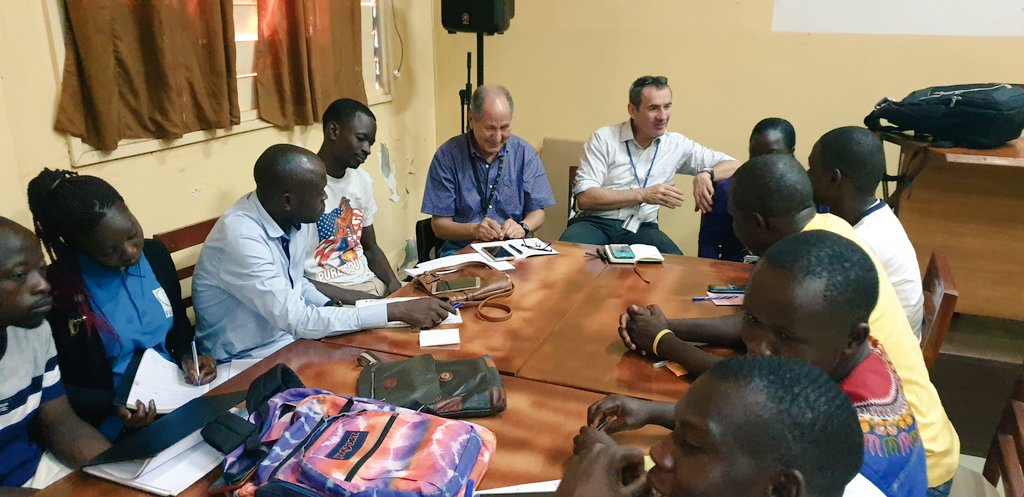 C'est reparti pour un nouveau Café-Débat ! Participez aux échanges sur les principes #humanitaires et la redevabilité. ONG, agences UN, donateurs, acteurs humanitaires en #RCA seront au Rdv pour des discussions riches et dynamiques avec la jeunesse ! #CARcrisis #Centrafrique