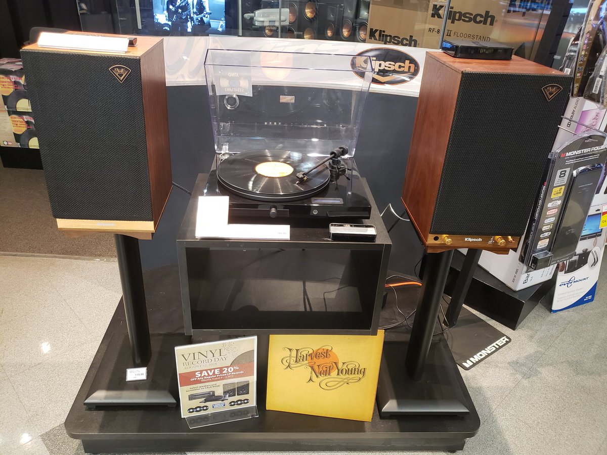 Today is #VinylRecordDay A day to celebrate the finest music has to offer. Whatever your style, you'll find what you're looking for at <a href="/LondonDrugs/">London Drugs</a> Join the celebration! All vinyl 20% off today Aug 12th until close. We are spinning tunes all day! #CampbellRiver