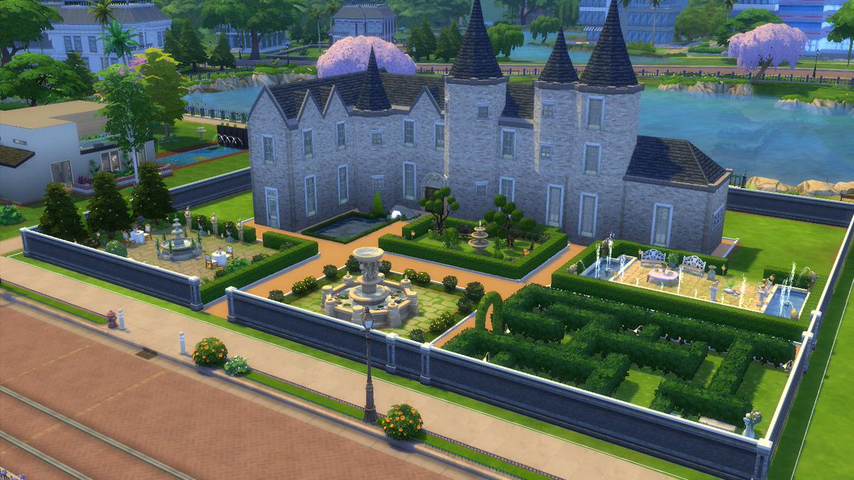 MagdaTachou's tweet photo. Le château avance bien les parties avant sont finis on va bientôt attaquer les côtés et l'arrière😉
Sa prend bien forme et je suis très contente déjà. Je veux bien vos avis 🥰
#LesSims4 #TheSims4  #TheSims #ConstructionSims #SimsBuild #Sims4 https://t.co/8km5L0jnV6