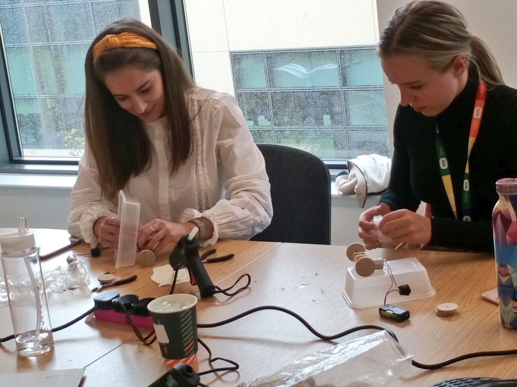 TechSpaceTweets's tweet photo. Had great fun bringing new activities to @ESBGroup today! Their STEAM Racers are a great way to demonstrate #energyforgenerations to all ages! ⚡ https://t.co/0yIXBiBJvZ