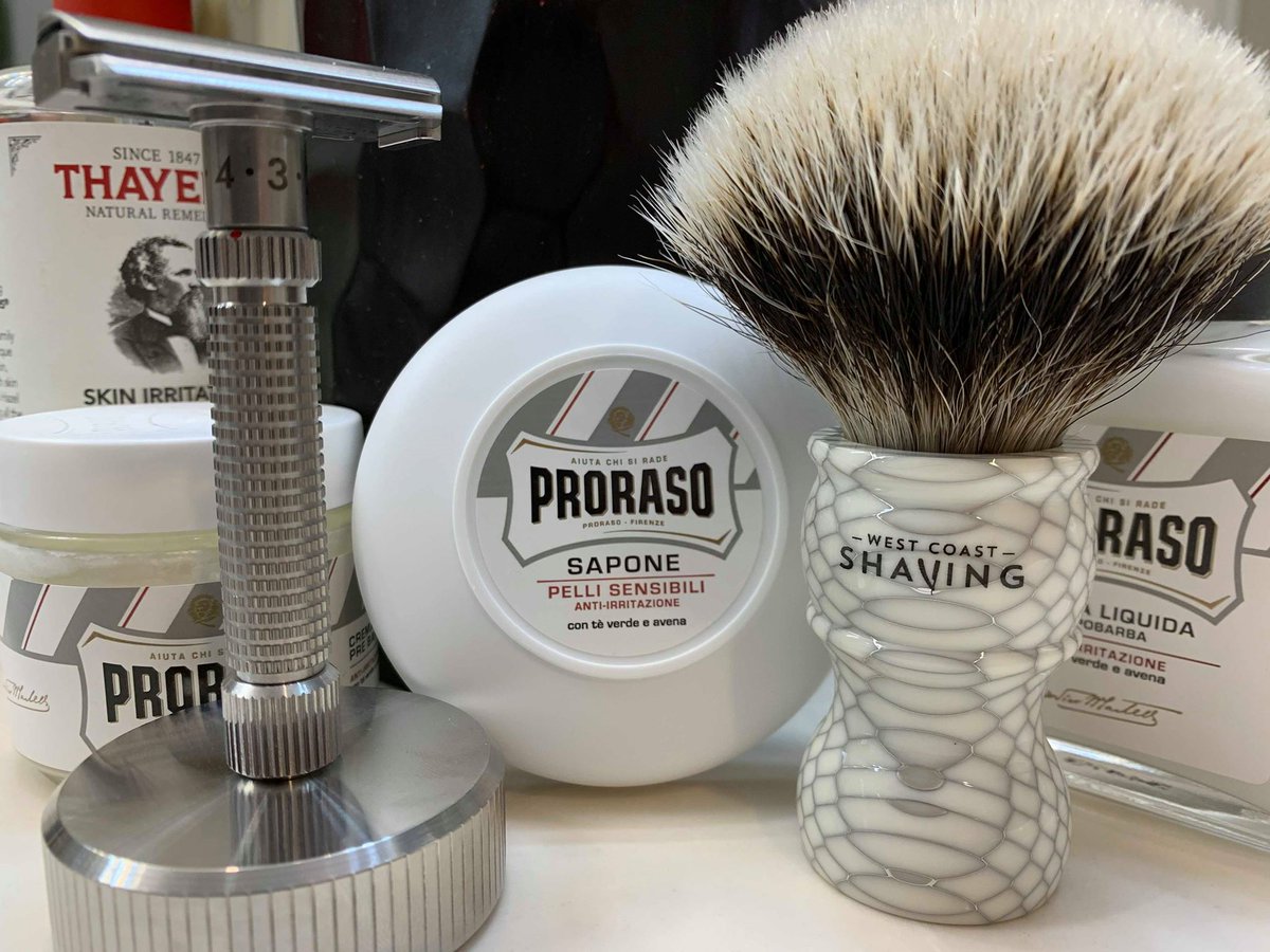 Our new WCS Honeycomb brush is a hit! This 3-band hair is no exception. It will whip up a phenomenal lather &amp;  pamper your skin. Nice splay but good backbone. Firm but soft, not too floppy. Just right. 

westcoastshaving.com/products/wcs-f…
