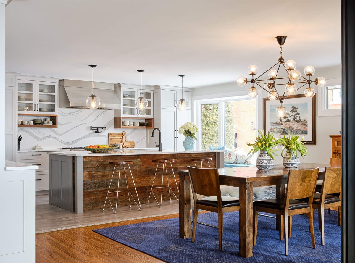 Urban_Quarry's tweet photo. YES! 😍 @GrassrootsDandB transformed this #kitchen into major #cottagechic vibes. With a little sanding of some local barnwood for the island, the different tones of the wood warmed up beautifully next to the @CambriaSurfaces #Brittanicca quartz #countertops! #KitchenDesign https://t.co/YcgKEDvd39