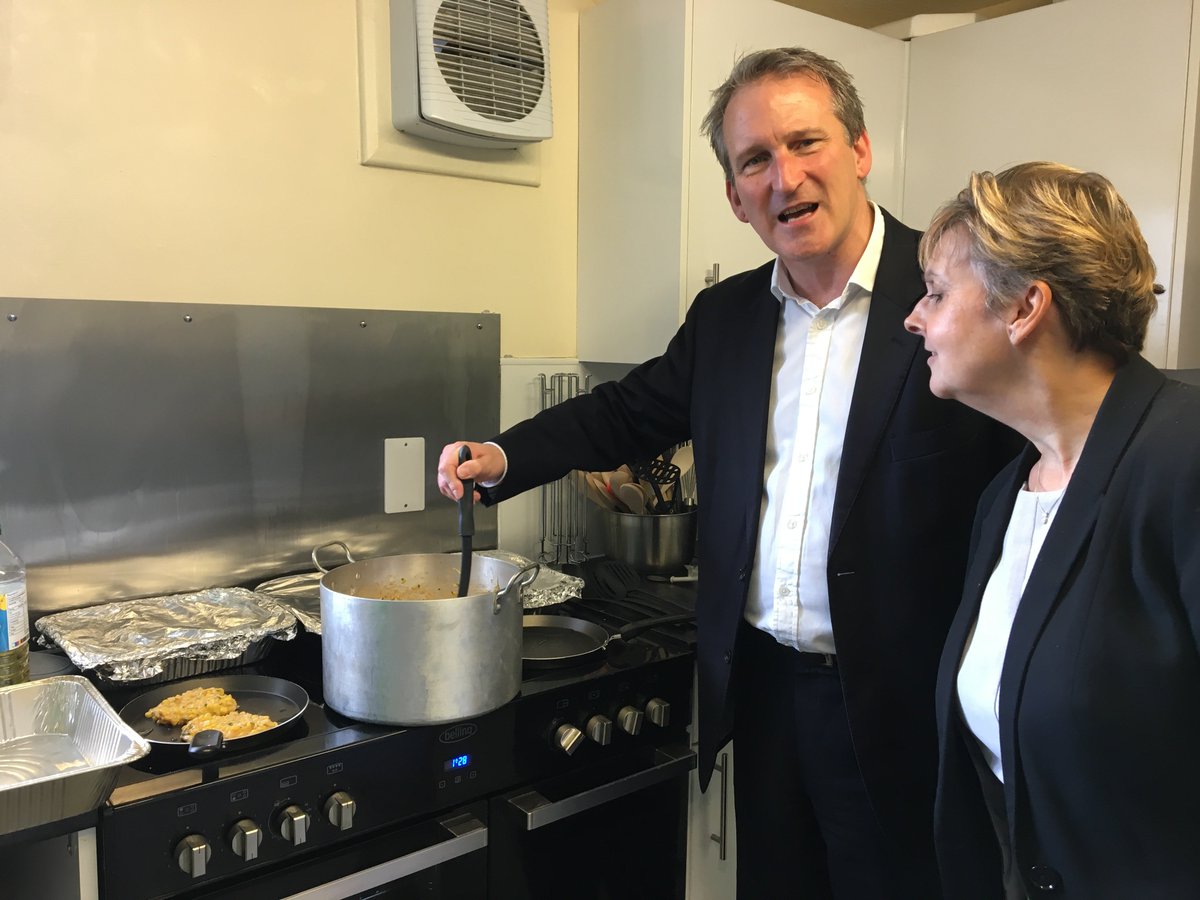 Damian Hinds tweet media