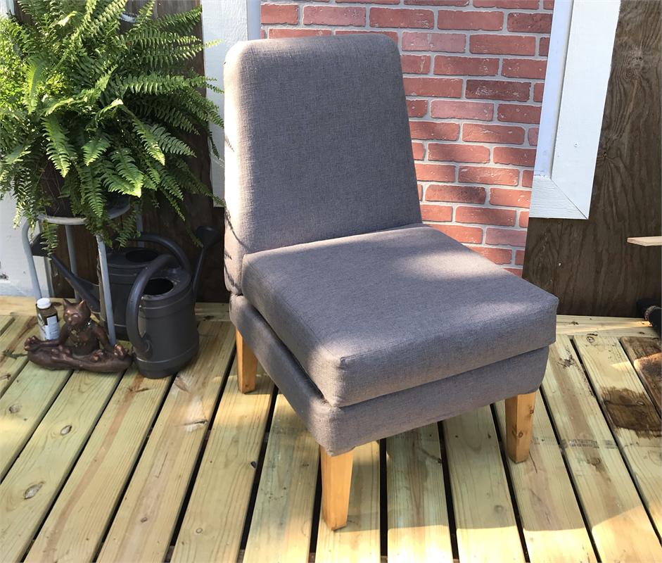 Build this stylish chair—from the frame up!

bit.ly/UpholsteredCha…