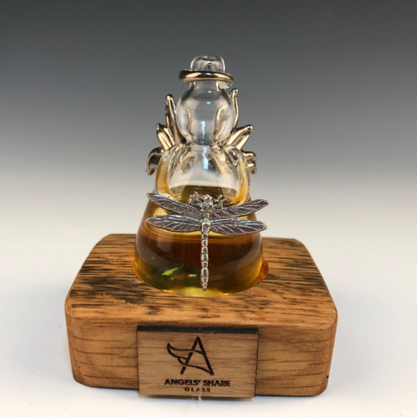 angelshareglass's tweet photo. Just announced Outlander Season 5 returns in 2020 - Why not get the superfan in your life a beautiful Outlander inspired Scotch Whisky Angel https://t.co/E71Rlj4Udd for the love of #lallybroch @Outlander_STARZ @AngusAngels #dragonfly #OutlanderOnMore4 #Outlander @SamHeughan https://t.co/us1qCWBkWV