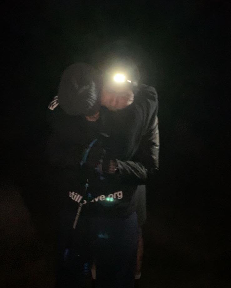 stillbrave's tweet photo. Tom and Loren reunite after 130 miles.
https://t.co/Y2PV6zj4K8
#RenegadeAF
#childhoodcancer
#Bigfoot200
#firefighters
#stillbrave
#twofeathers https://t.co/Cg4riQE9qx