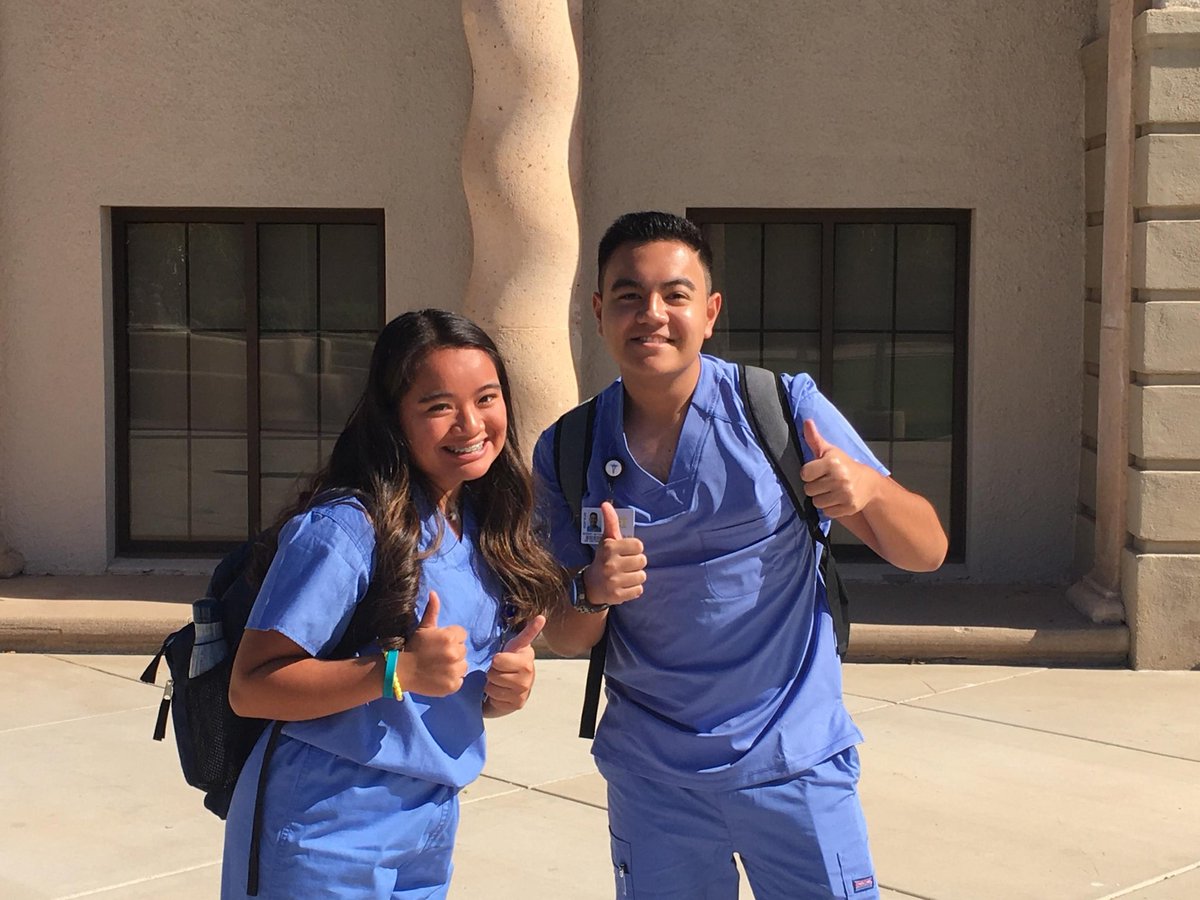 BaysanRj's tweet photo. Picture day at #PeoriaMET went great. #PeoriaMETMed https://t.co/fvy0kGjG5T