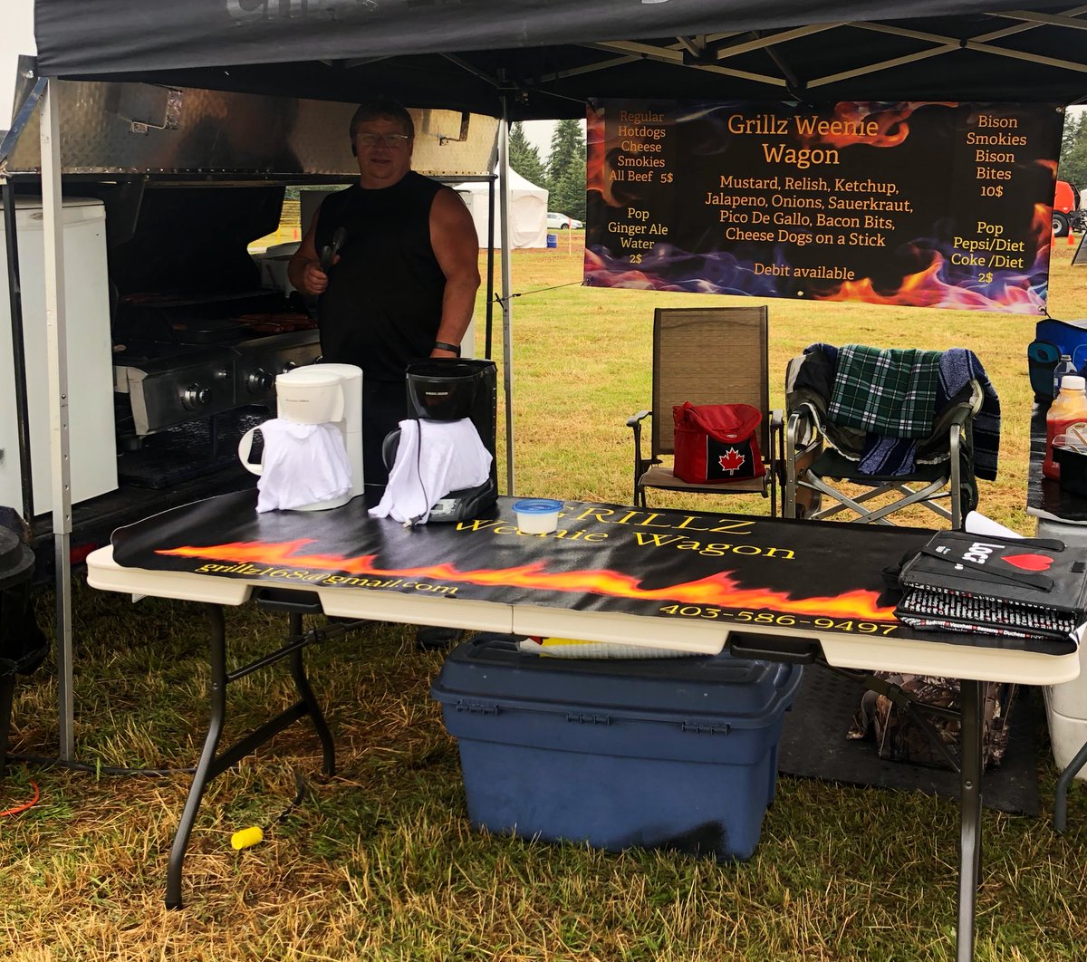 AgSmartOlds's tweet photo. Hey #AgSmart Exhibitors! Grillz Weenie Wagon is on site and ready to serve lunch! Along with hotdogs and smokies, Paul has pop, water and coffee too! 🌭🥤☕️ #foodtruck #lunchoclock #AgTwitter https://t.co/IhDVBEJYpX