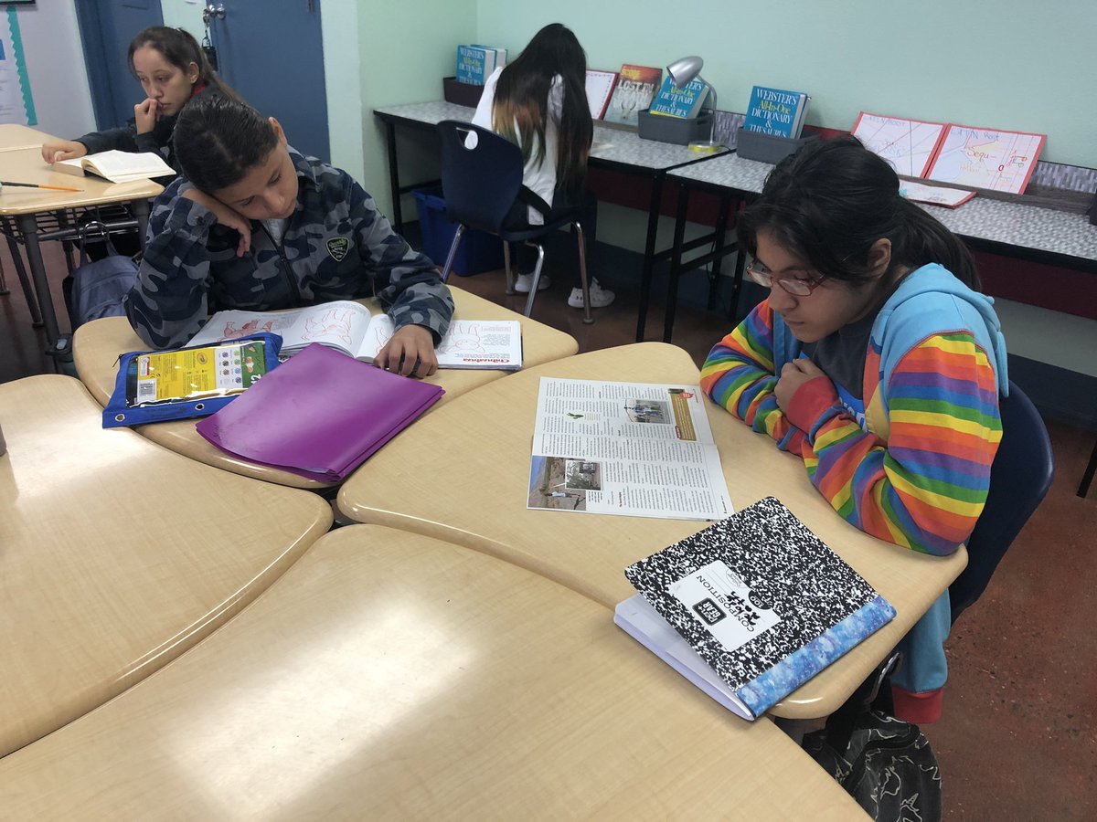imendez_UTHS's tweet photo. Our @Socorro_Middle Bulldogs know that #ReadersAreLeaders ππΌπΎ π Thank you to @aportillo_SMS for ensuring your Bulldog Academy focuses on #SelfSelected texts to promote fluency! πππΌ #TeamSISD https://t.co/kH7uDFfvfr