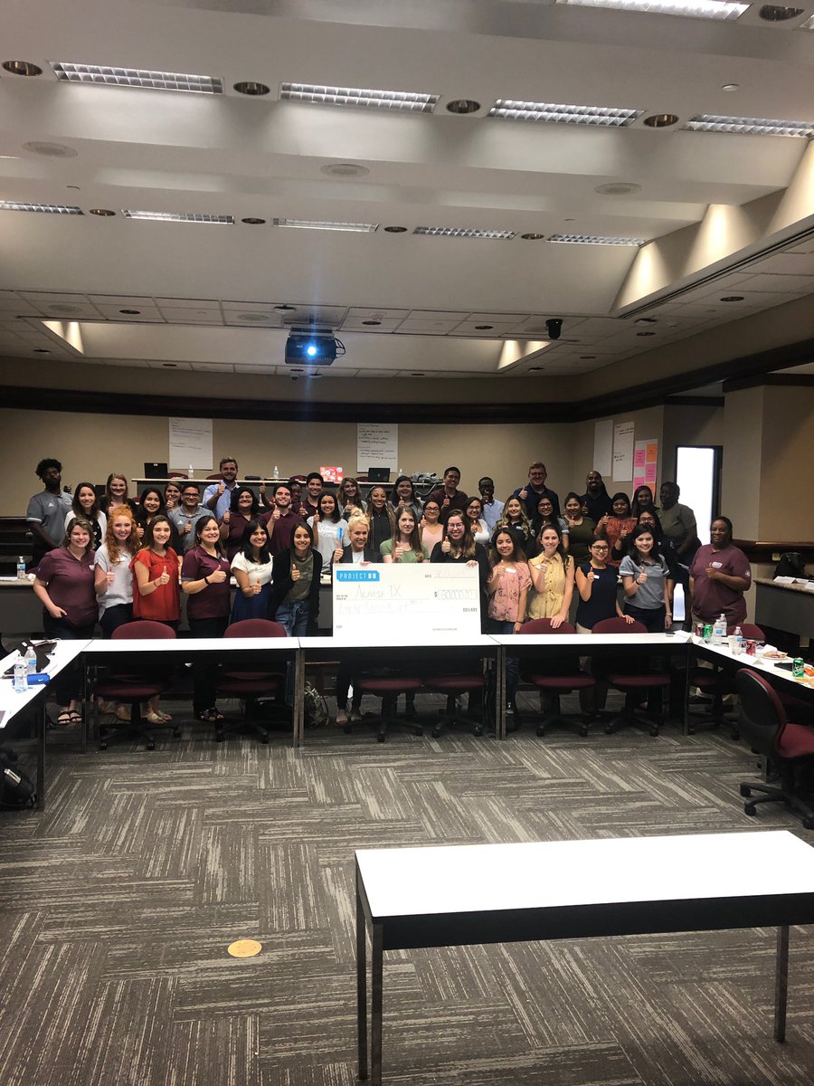 WeAreProject88's tweet photo. We got to meet our 8 Advise TX college advisors for the 2019-20 school year, and it’s all because of YOU! Thanks to all our generous donors that make this check and this sponsorship possible! https://t.co/8pW67WO7PH