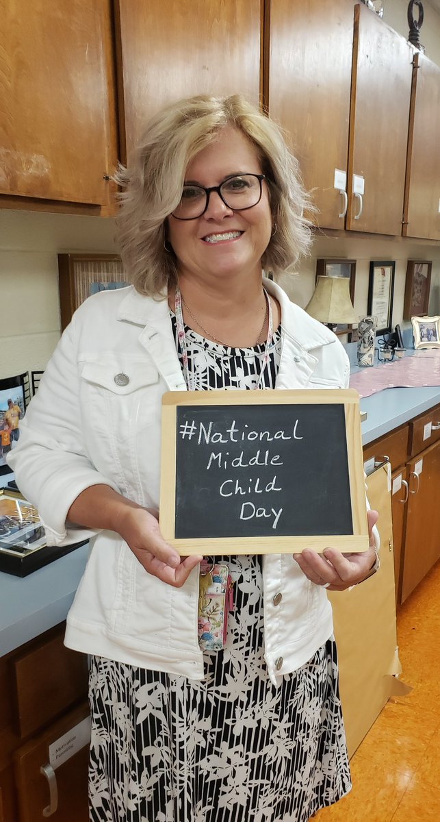 KnightsSms's tweet photo. It's #NationalMiddleChildDay, &amp; we're celebrating some of @KnightsSms finest! @swbagwell,  @Lambsms7 &amp; Judy Bailey are all "Middles" on staff. Sam, son of @RmillerM1, Nate, son of @mbatson3 &amp; Emma, daughter of Mr. Ogg, are all SMS middle children!
#ccsdtn
#CheathamMAGIC https://t.co/TIQGBkv52a