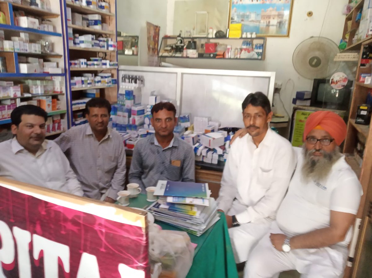 ApnaHospital's tweet photo. Thx# deepak, sarpanch sito, rampur# health care# low cost medcin zee lap # https://t.co/IVs14f5Q9I